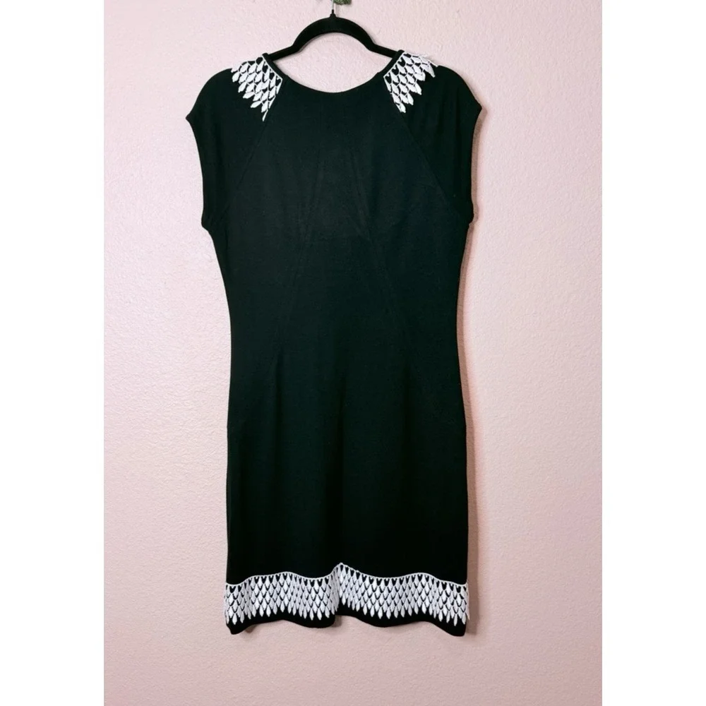 Yoana Baraschi Black‎ White Knit Lace Trim V Neck Dress Size Large XL Stretch